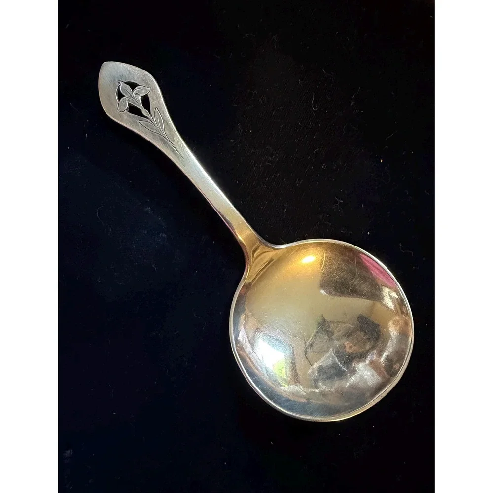 1920 Arthur Stone Sterling Silver Tea Caddy Spoon Flower Cut Out Handle